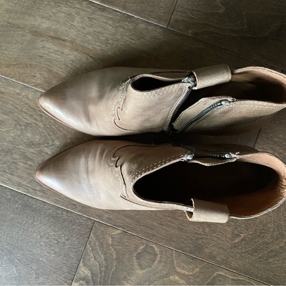 Frye Reina Bootie - Picture 6 of 6